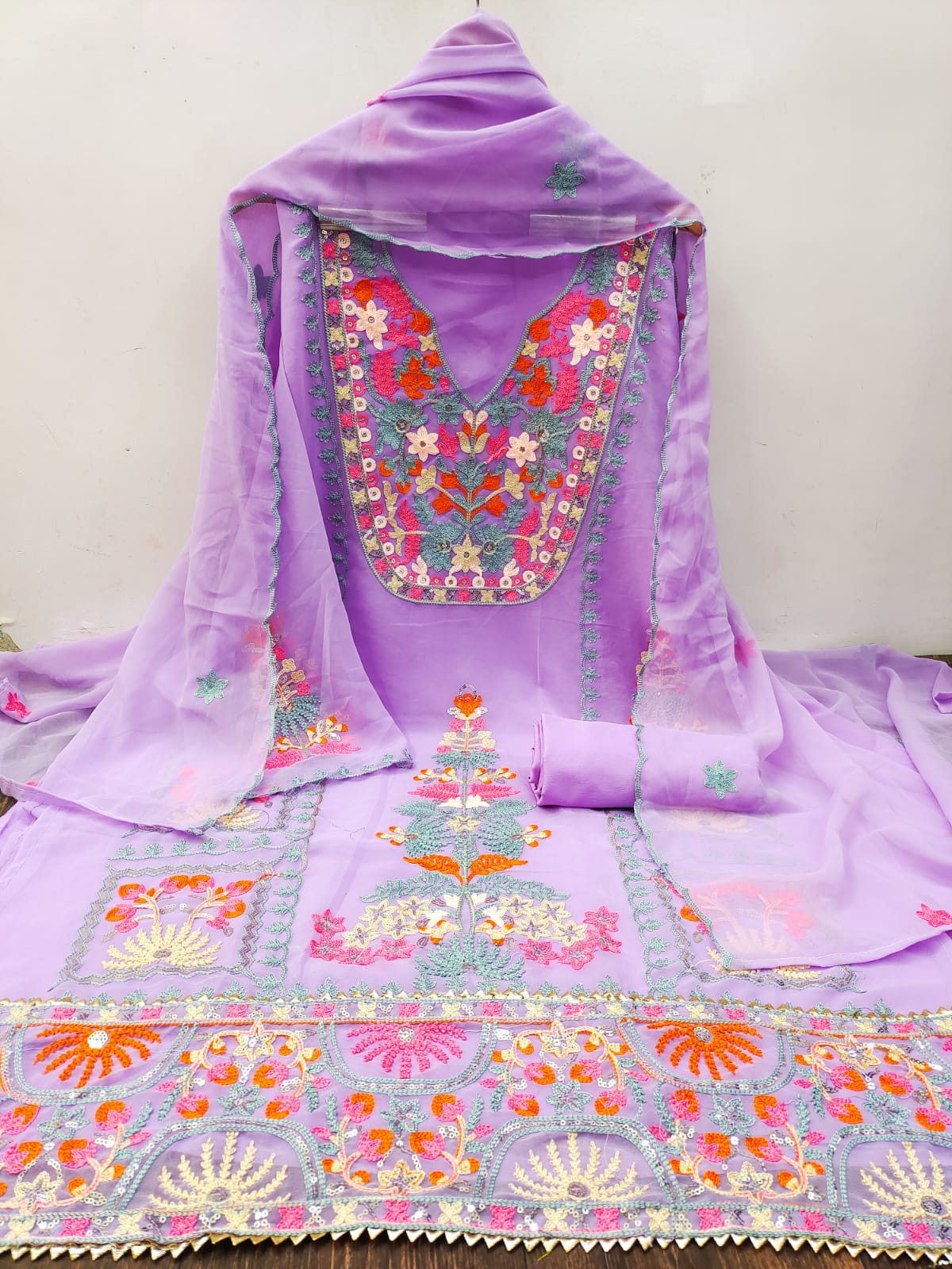 MD Mahaveer Heavy Chain Stitch Work Salwar Kameez Catalog